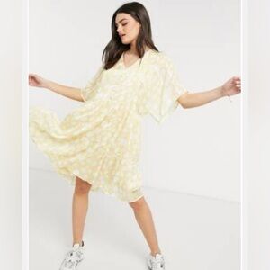 NWT Y.A.S Camela V-Neck Smock Dress In Floral Limelight Size Small
